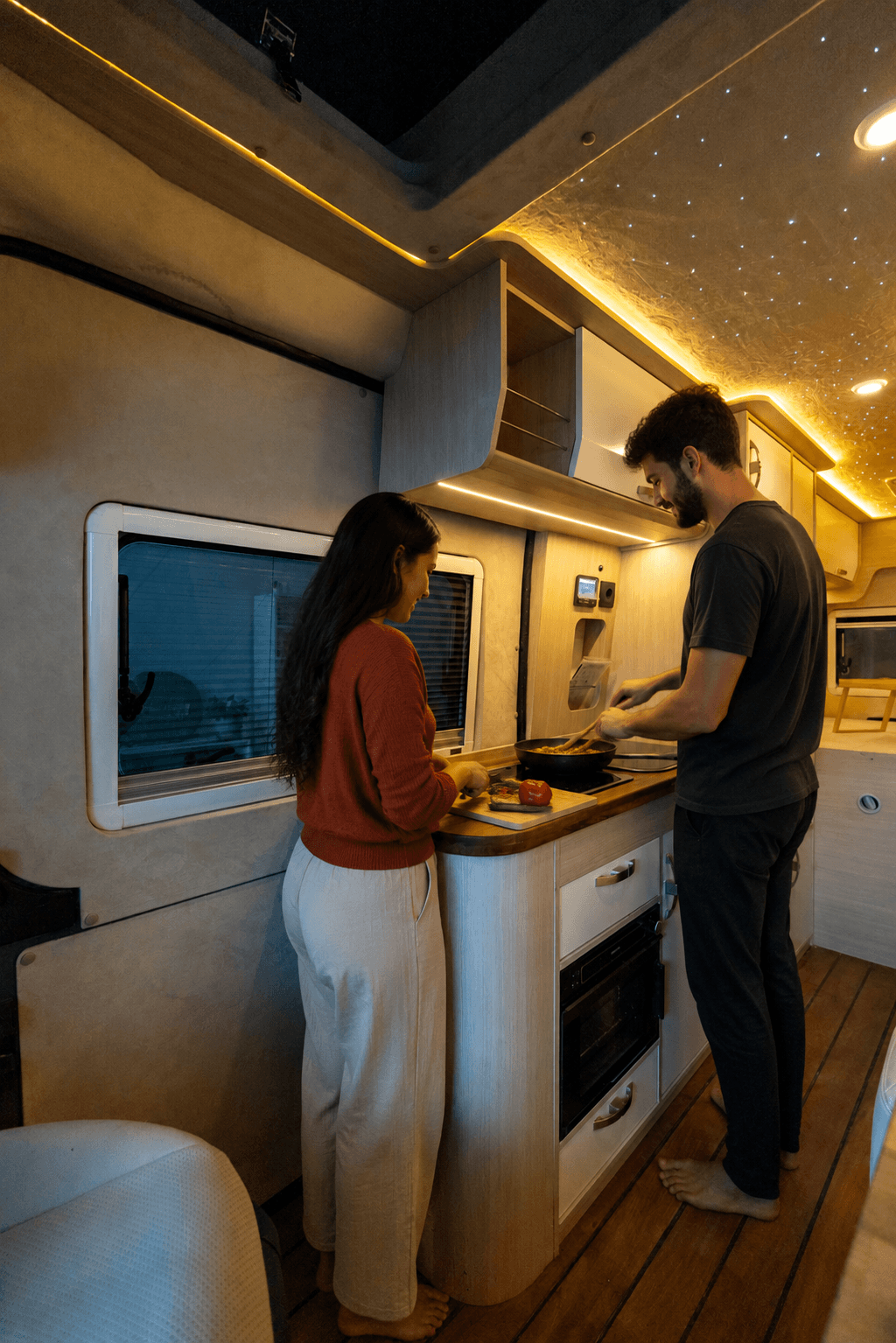 Karavan mutfak ve yaşam alanı