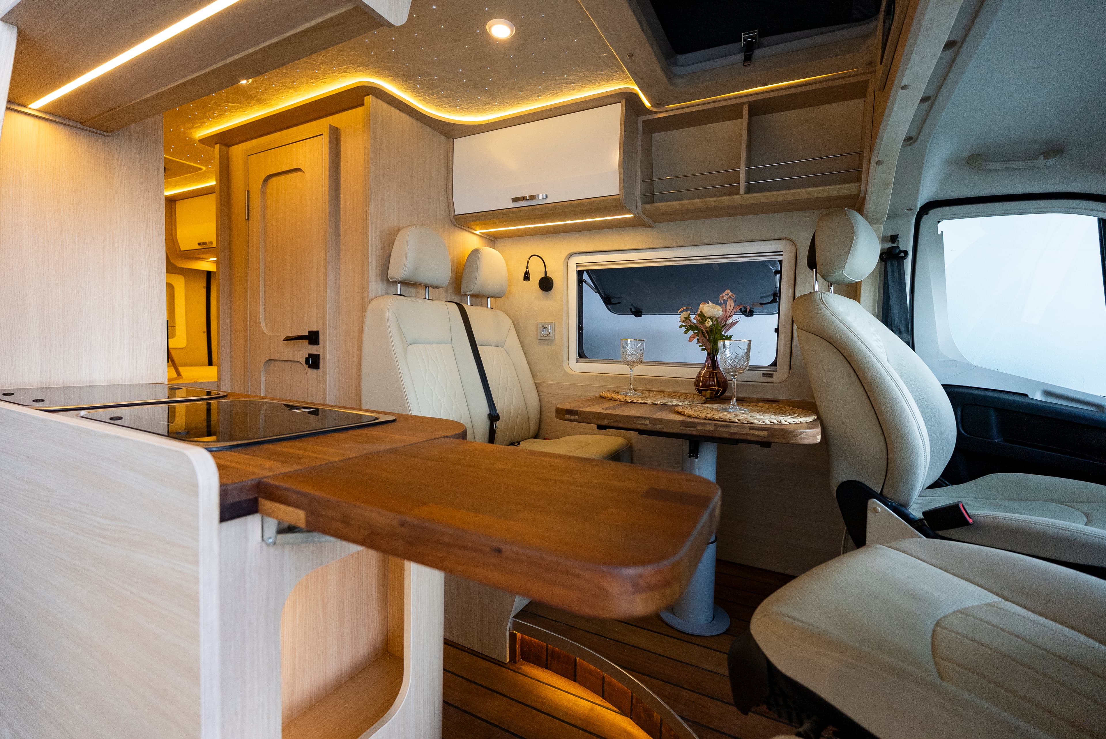 Timeless Karavan özel yaşam alanı ve konforlu karavan iç tasarımı